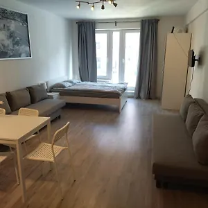 Brand New #24 In Elite With Free Secure Parking In The Center Praha